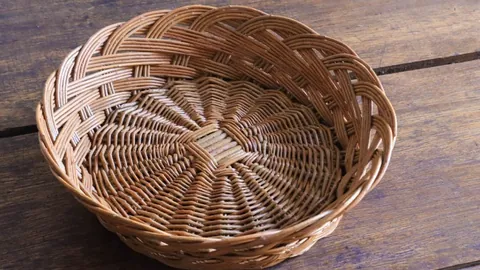 “伯恩茅斯遭曼城淘汰，足总杯四强席位易主：年轻球星送出关键助攻，哈兰德错失点球后补射得分”